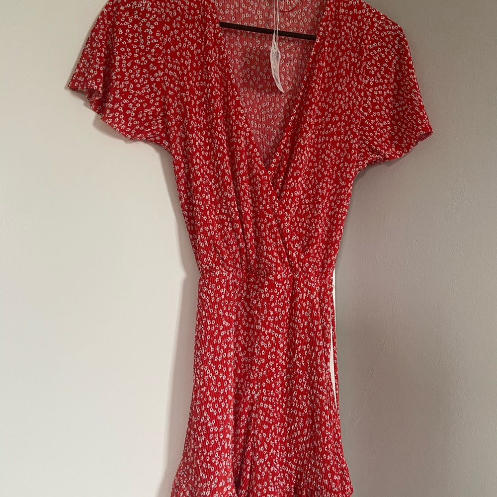 Pull and Bear floral mini romper - Picture 2 of 4